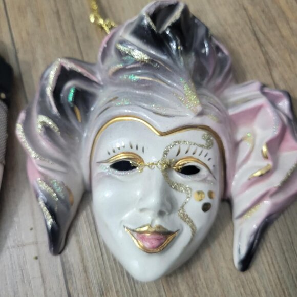 2 Vintage Porcelain/Ceramic deco jester/80s masks - kitschy wall decor - Picture 8 of 12